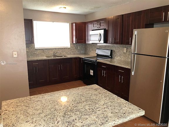 5th image of 10250 SW 172nd St #0