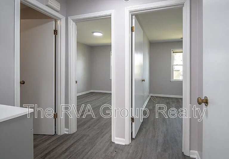 3805 Woodlawn St #12 — Photo 16