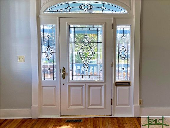 3rd image of 425 Lawton Ave