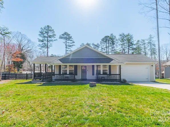 6835 Ingleside Dr, Sherrills Ford, NC 28673