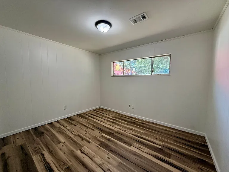 300 Olive St — Photo 25