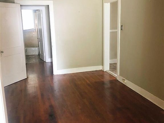 4th image of 318/322 Glenmore Ave