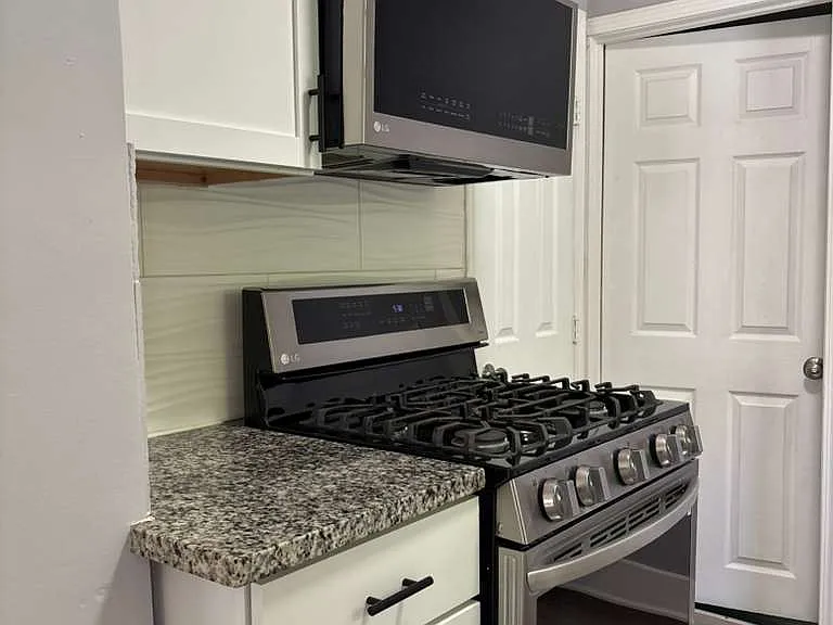 5708 Euclid Ave — Photo 8