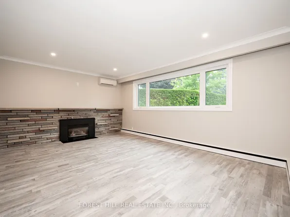 135 Ashbrook Ct, Milton, ON L9T 2K8