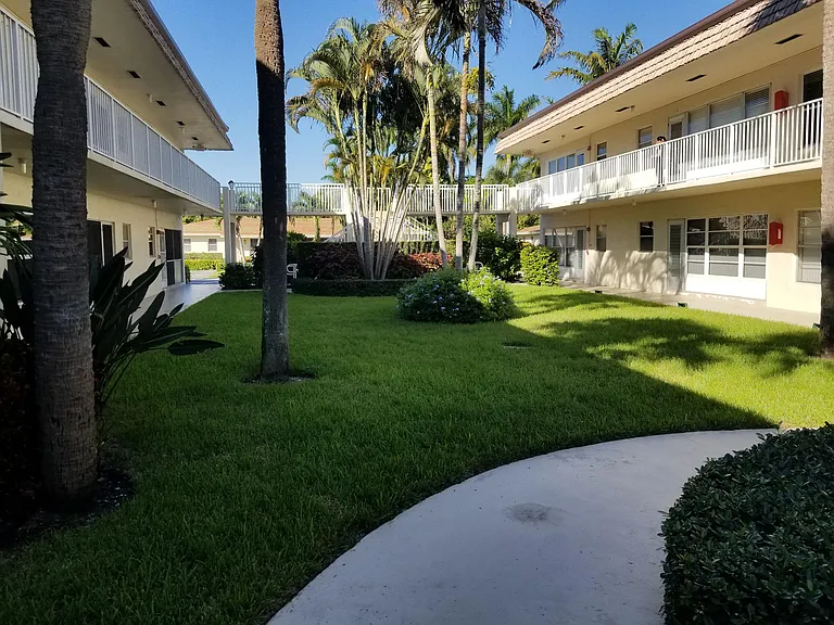 638 Snug Harbor Dr #E4 — Photo 15