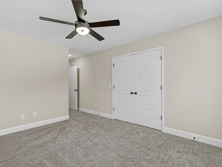 Trenton Commons — Photo 28
