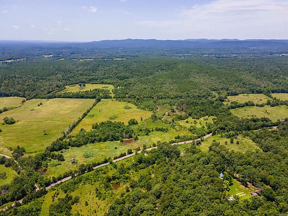 4th image of 376 Whippoorwill Rd