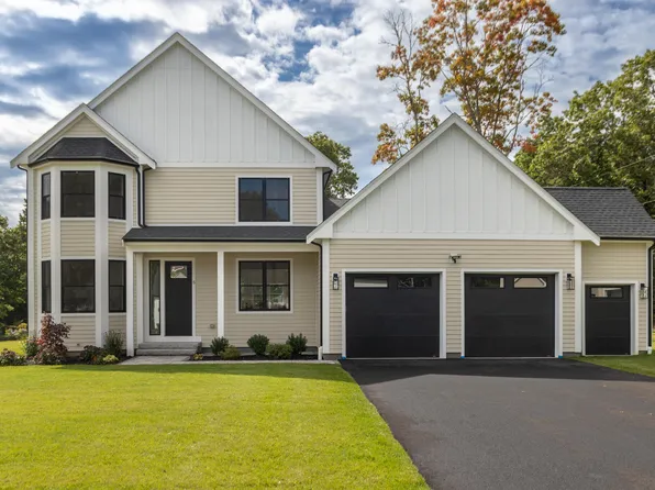 5 Casper Circle, Mashpee, MA 02649