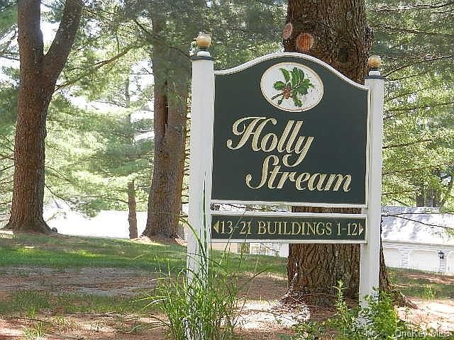 1st image of 1404 Holly Stream Ct