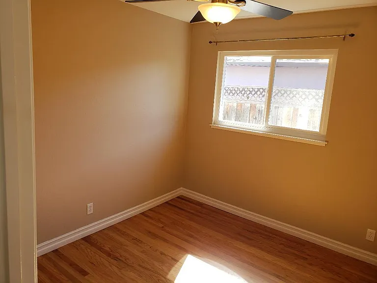 4207 Eggers Dr — Photo 7