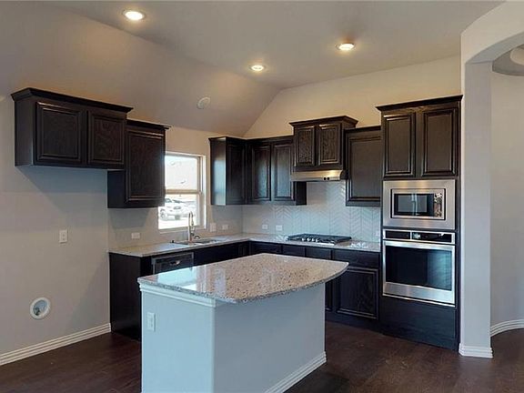 3rd image of 6609 Meandering Creek Dr