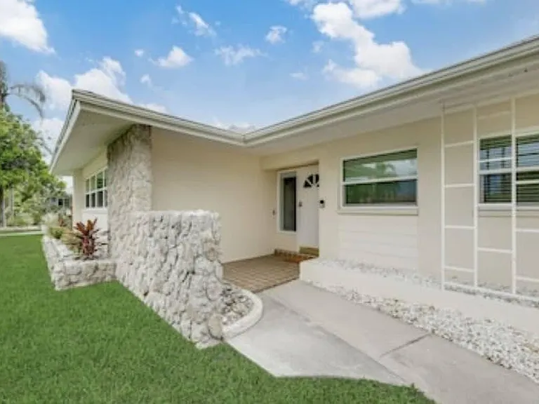 5256 Wisteria Ct — Photo 3