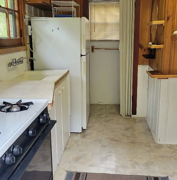 11224 Belvidere Ave — Photo 3