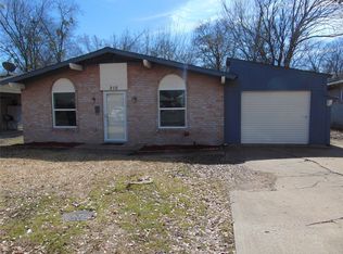 210 E Hammond St, Lancaster, TX 75146