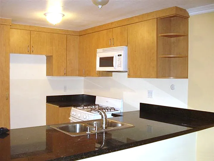 6925 Baird Ave #5 — Photo 9