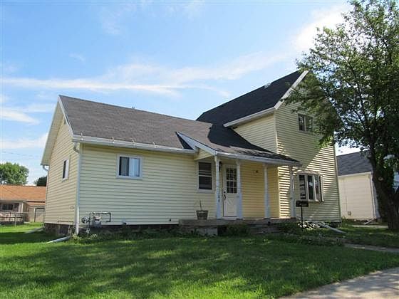 1st image of 106 E Lincoln St