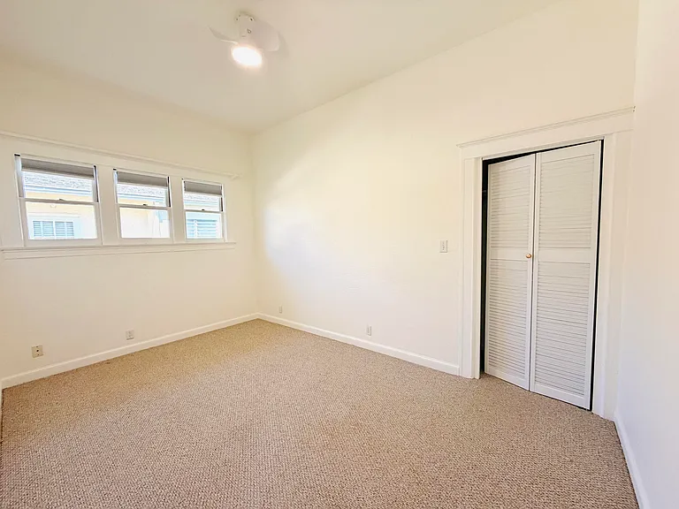 21 E Arrellaga St #B — Photo 9