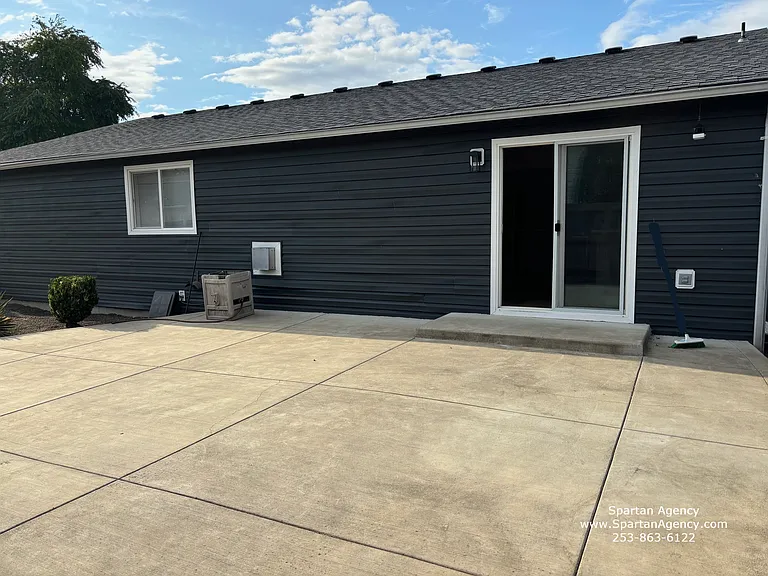 1020 Academy St — Photo 25
