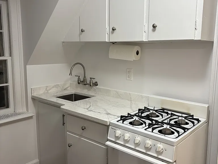 700 Steamboat Rd #2W — Photo 8