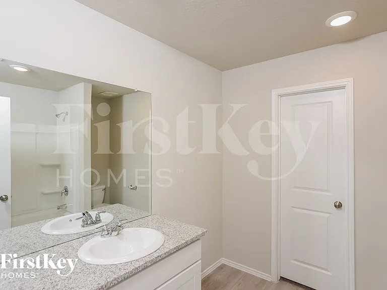 1827 Morse Way — Photo 8