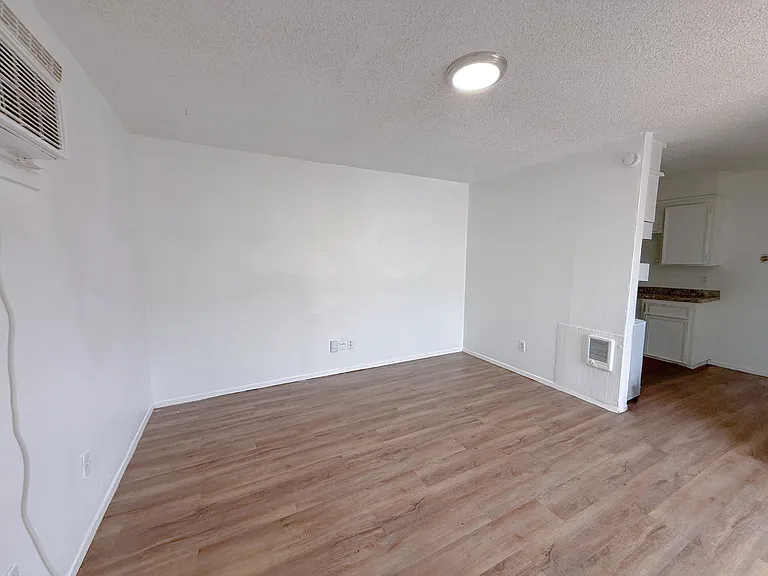New West Apartments — Photo 46