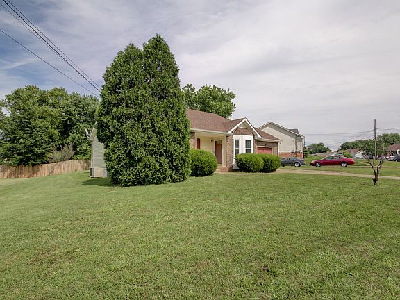 3rd image of 223 Short St