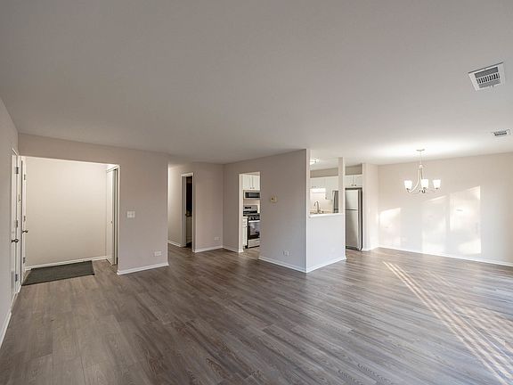 3rd image of 804 Chasefield Ln APT 3