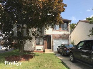 30W118 Maplewood Dr, Warrenville, IL 60555