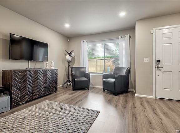 3rd image of 17537 110th Ave E #D