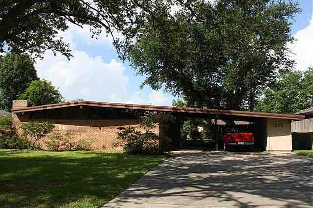 1st image of 325 Live Oak Ln