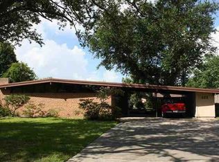 325 Live Oak Ln, Port Arthur, TX 77642