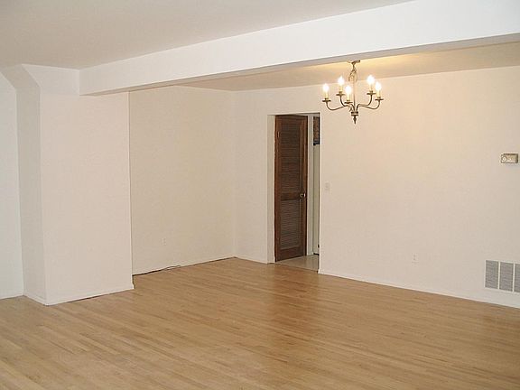 Hardwood Floors thru out