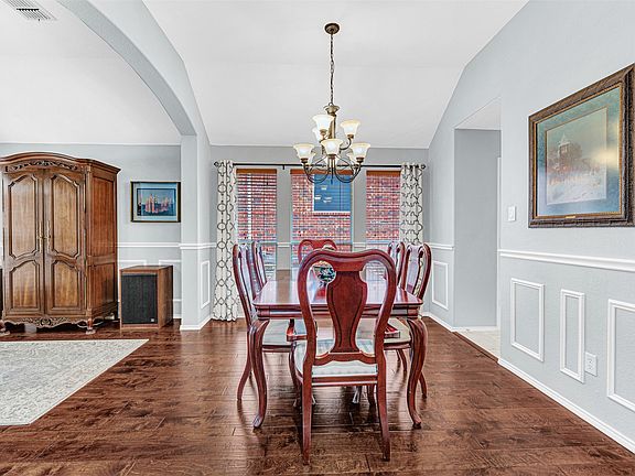 5th image of 1075 Colleton Ln