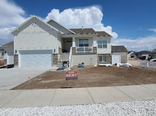 893 S Killarney Dr, Syracuse, UT 84075
