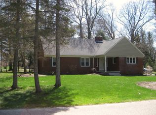 889 Maple Ln, Meadville, PA 16335