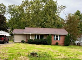 835 Temon St, Hendersonville, NC 28739