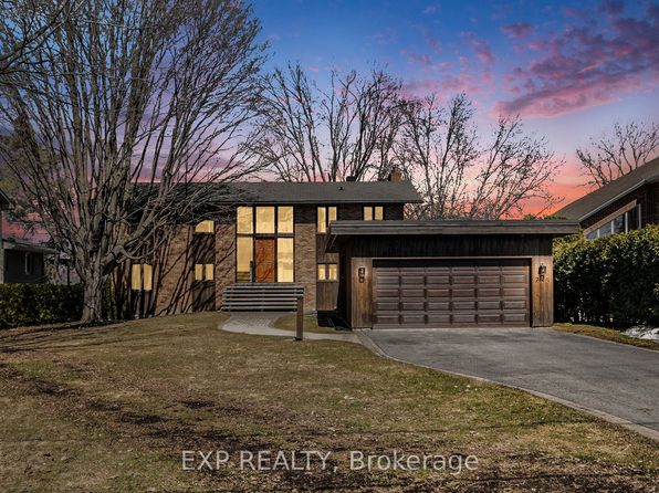 263 Grandview Rd, Ottawa, ON K2H 8B9