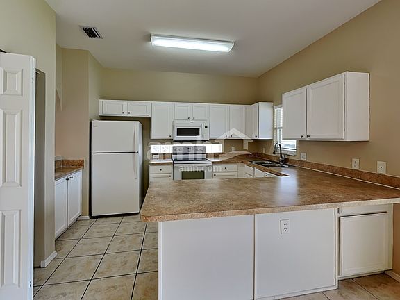 3rd image of 6308 Blackberry Ln
