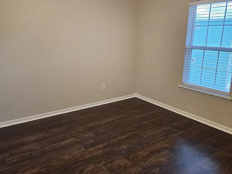 107 Masters Dr — Photo 9