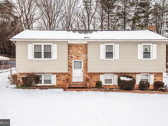 2nd image of 110 Shenandoah Ln