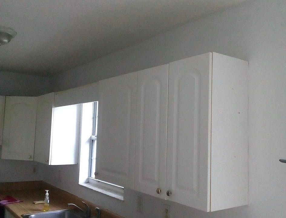 1st image of 727 SE 10th Pl