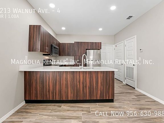 4th image of 4213 Walnut Ave #4