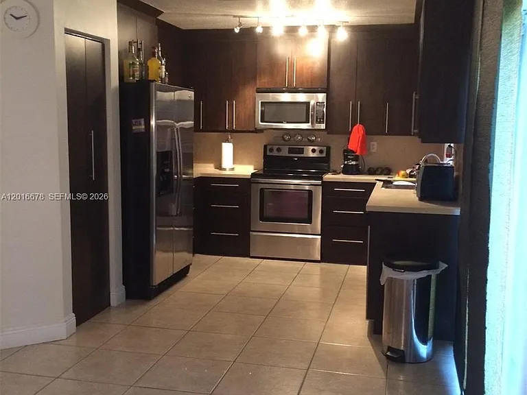 10026 SW 162nd Path — Photo 6