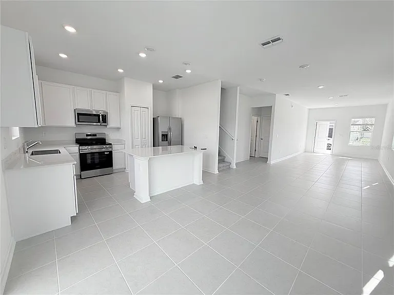 2747 Skyline Loop — Photo 7
