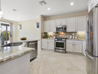 8221 Peak Forest Way, Elk Grove, CA, 95757