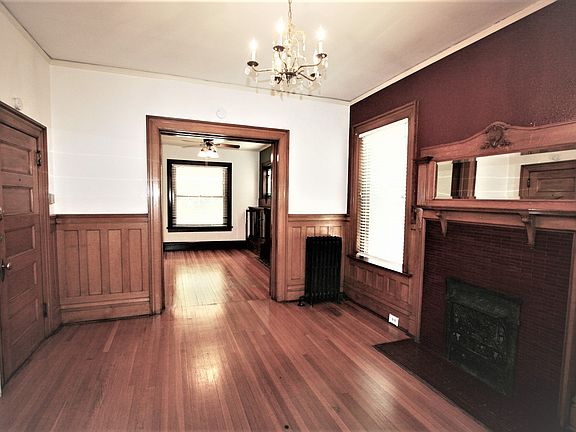4th image of 1423 N Race St #1
