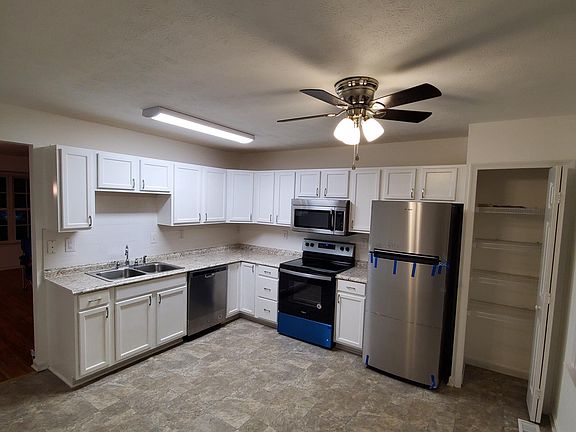Kitchen and dining space