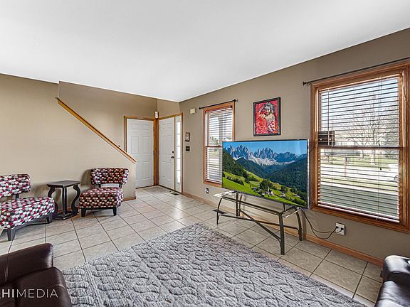 5th image of 1606 Fox Field Dr