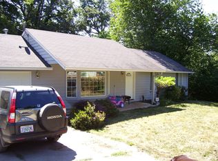 710 Cedar Ln, Oregon City, OR 97045