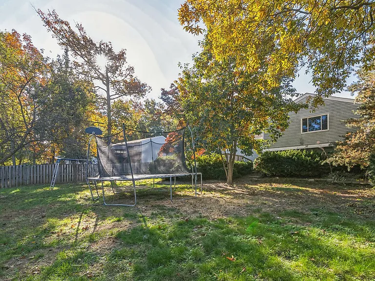 3388 Chelsea Dr — Photo 23